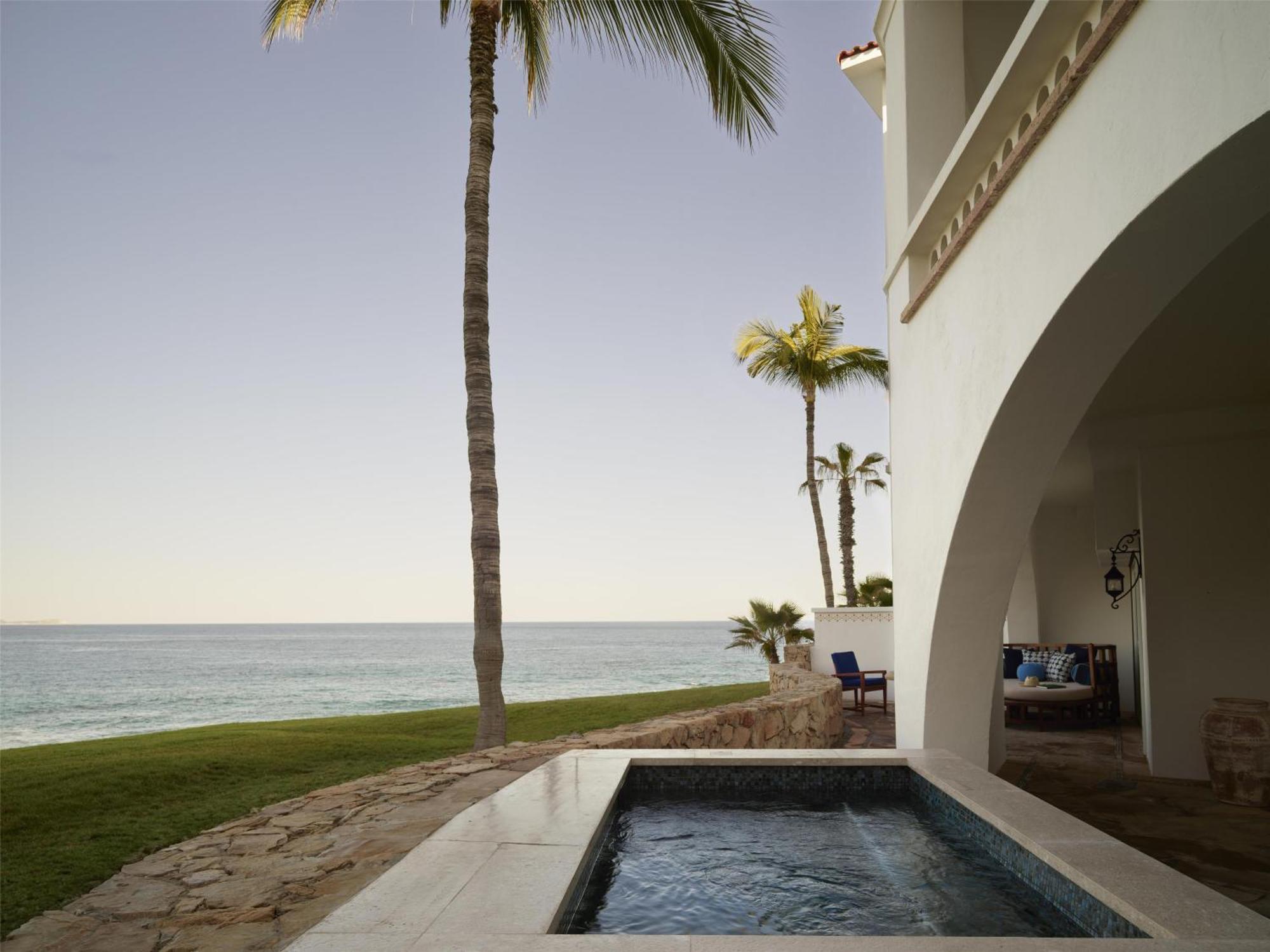 Oceanfront Suite with Plunge Pool